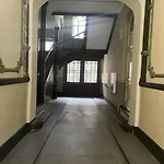 Nowoczesna Kawalerka W Zabytkowej Kamienicy W Centrum Miasta Apartment