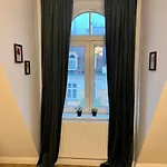 Nowoczesna Kawalerka W Zabytkowej Kamienicy W Centrum Miasta Apartment