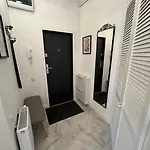 Nowoczesna Kawalerka W Zabytkowej Kamienicy W Centrum Miasta Apartment