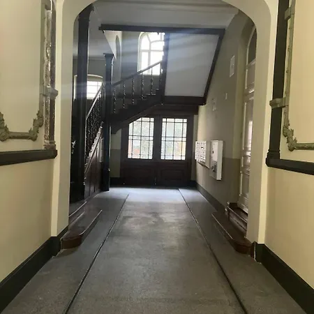 Nowoczesna Kawalerka W Zabytkowej Kamienicy W Centrum Miasta Apartmán