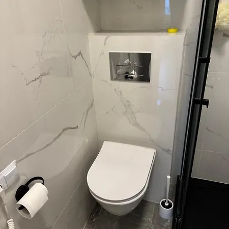 Nowoczesna Kawalerka W Zabytkowej Kamienicy W Centrum Miasta Apartmán *