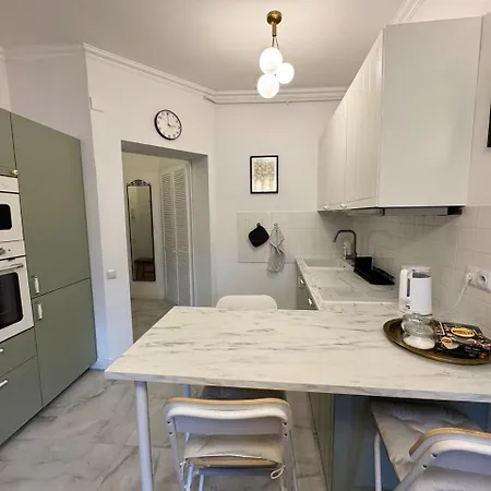 Nowoczesna Kawalerka W Zabytkowej Kamienicy W Centrum Miasta Poznaň