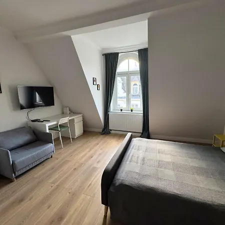 Nowoczesna Kawalerka W Zabytkowej Kamienicy W Centrum Miasta Apartmán