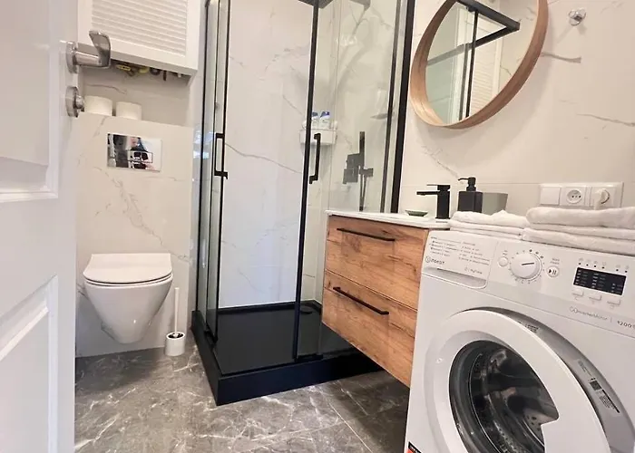 Nowoczesna Kawalerka W Zabytkowej Kamienicy W Centrum Miasta 아파트