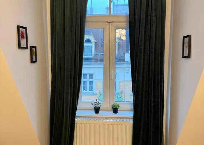 Nowoczesna Kawalerka W Zabytkowej Kamienicy W Centrum Miasta 아파트