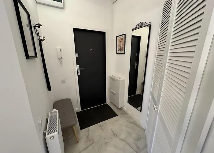 Nowoczesna Kawalerka W Zabytkowej Kamienicy W Centrum Miasta 아파트